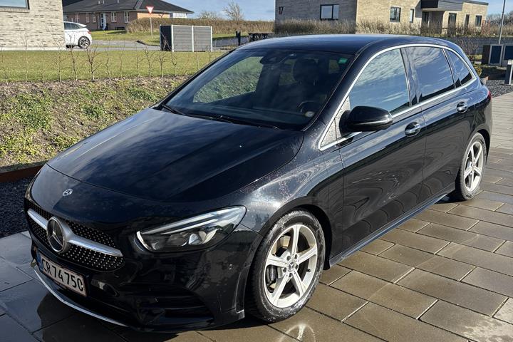 Sort Mercedes B200 d fra 2020