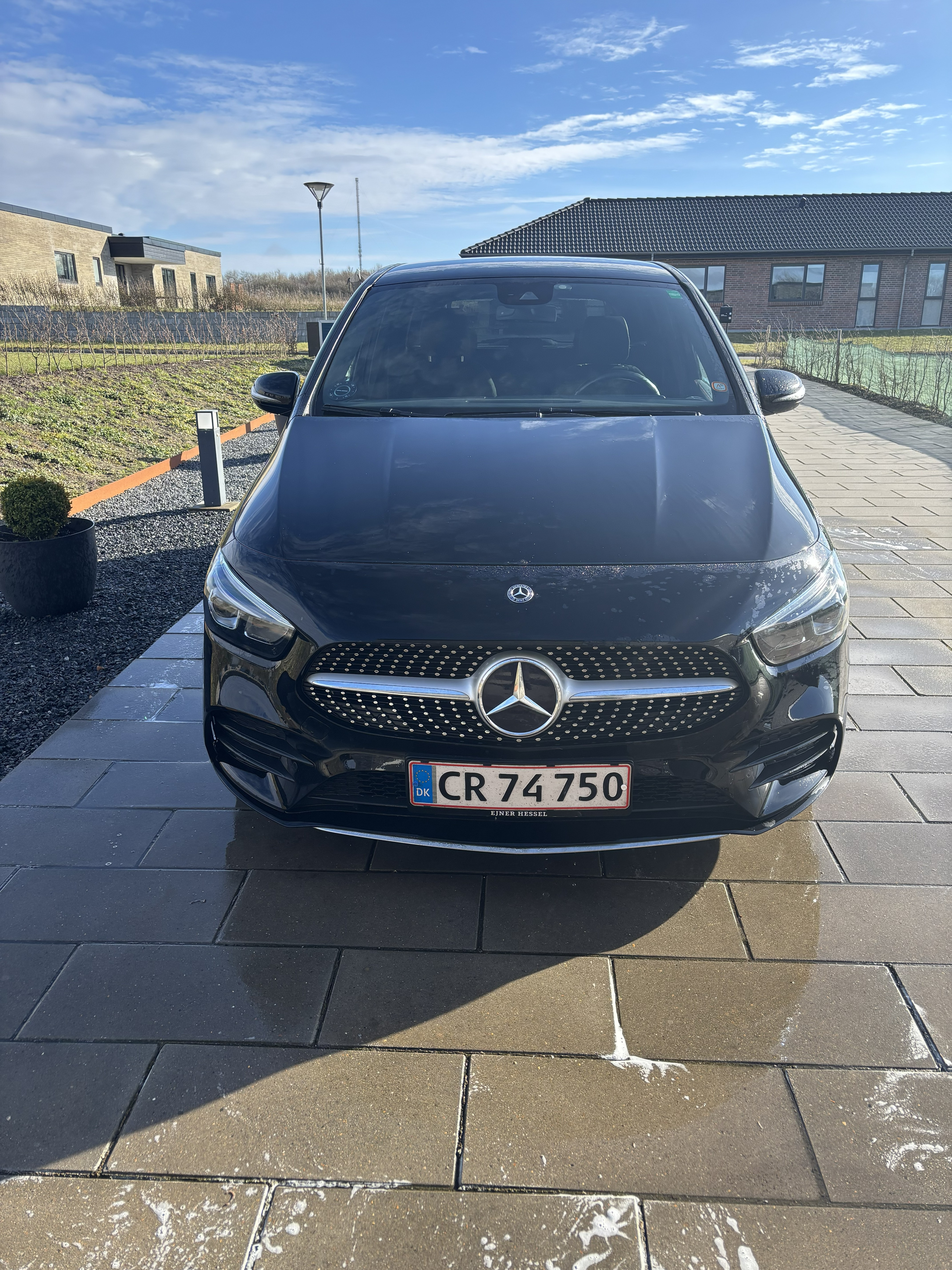 Sort Mercedes B200 d fra 2020