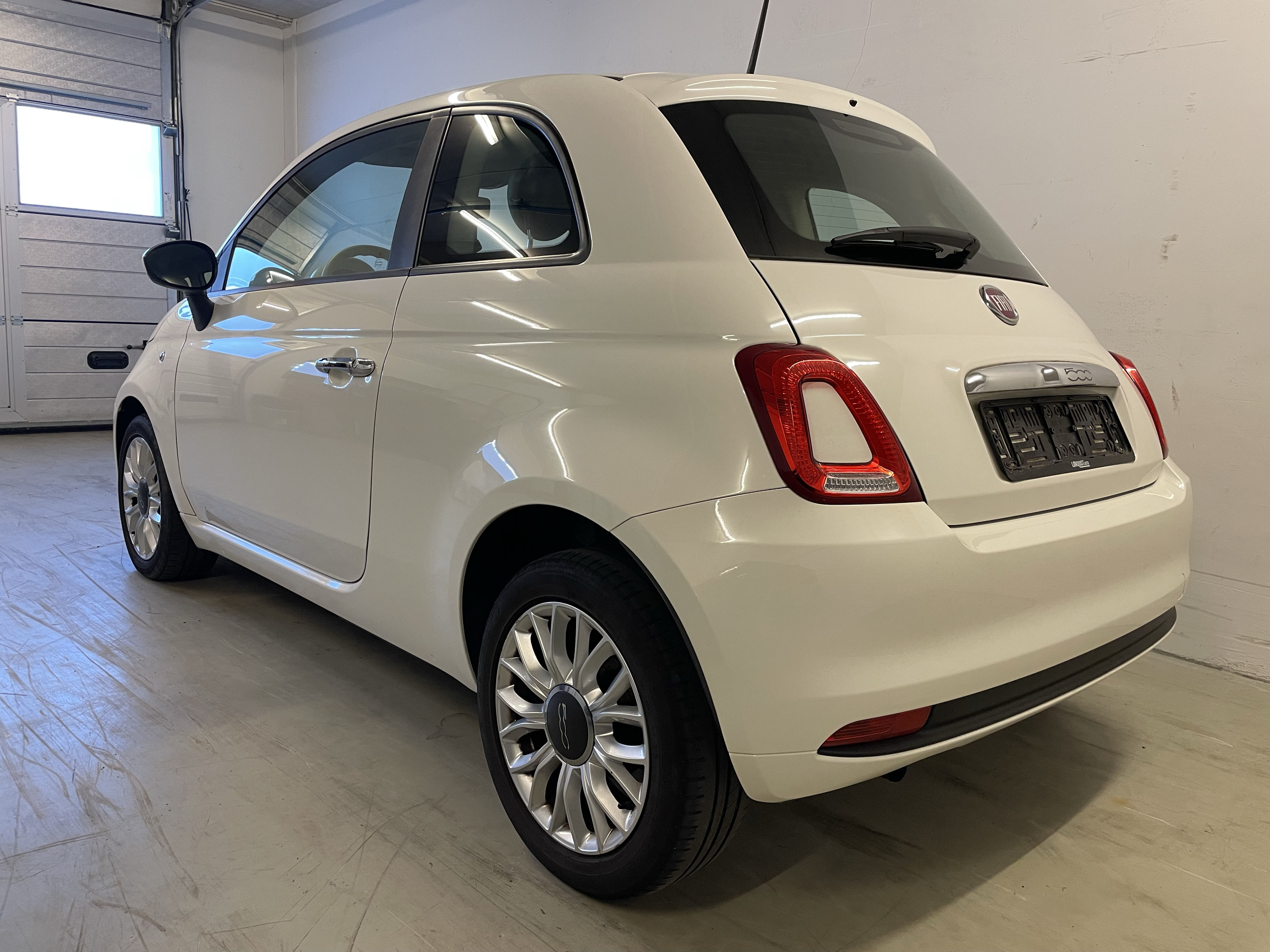 Hvid Fiat 500 fra 2016