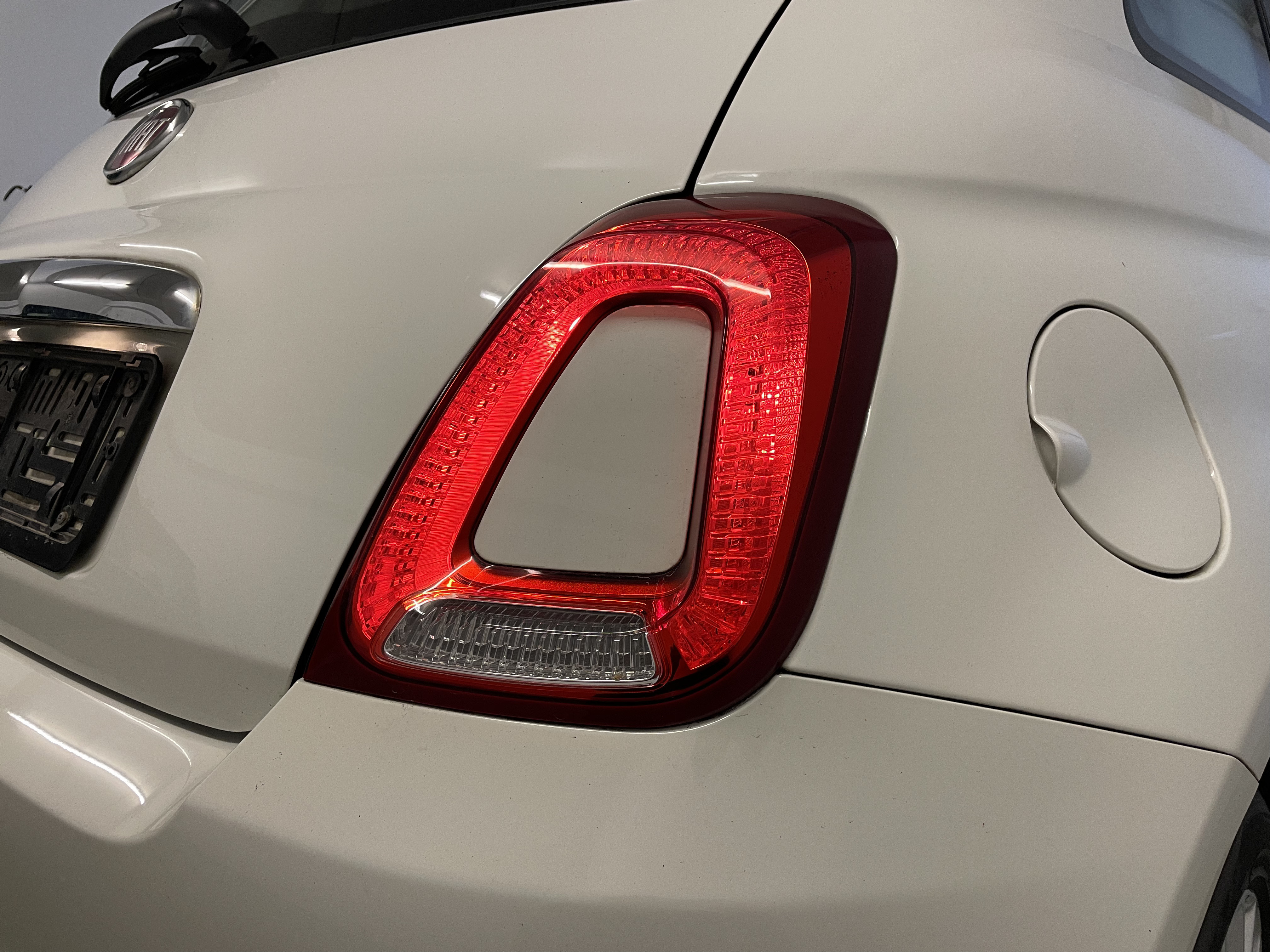 Hvid Fiat 500 fra 2016