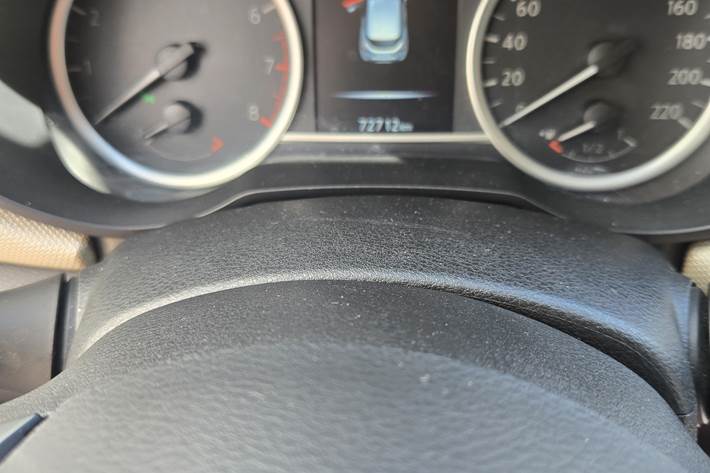 Grå Nissan Micra fra 2017
