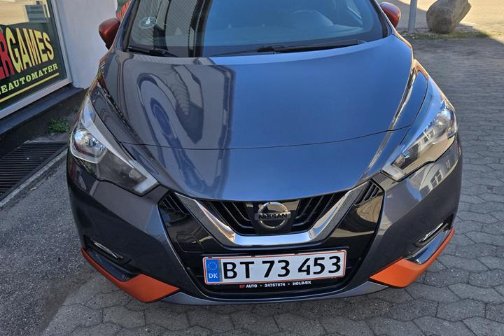 Grå Nissan Micra fra 2017
