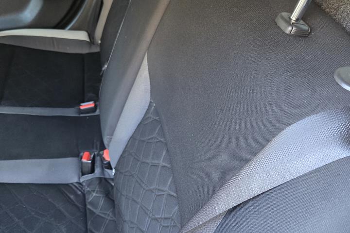Grå Nissan Micra fra 2017