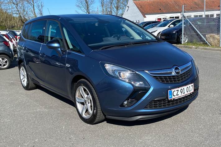 Blå Opel Zafira fra 2016