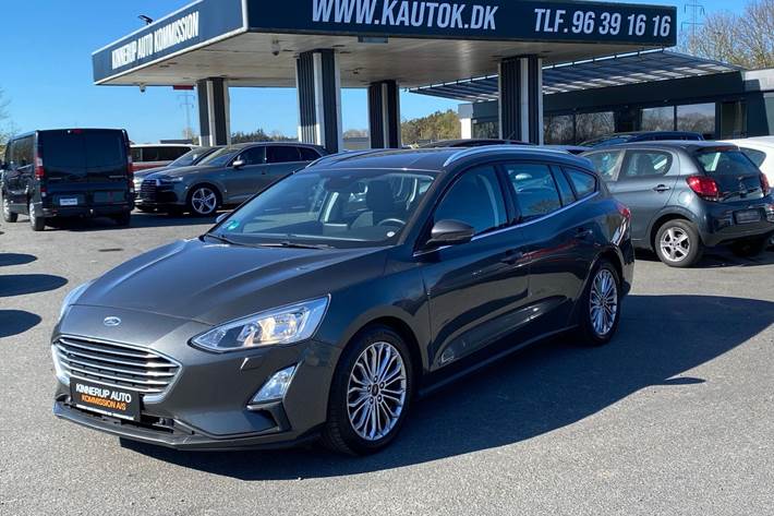Grå Ford Focus fra 2019