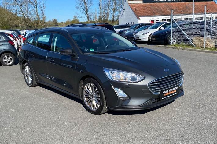 Grå Ford Focus fra 2019