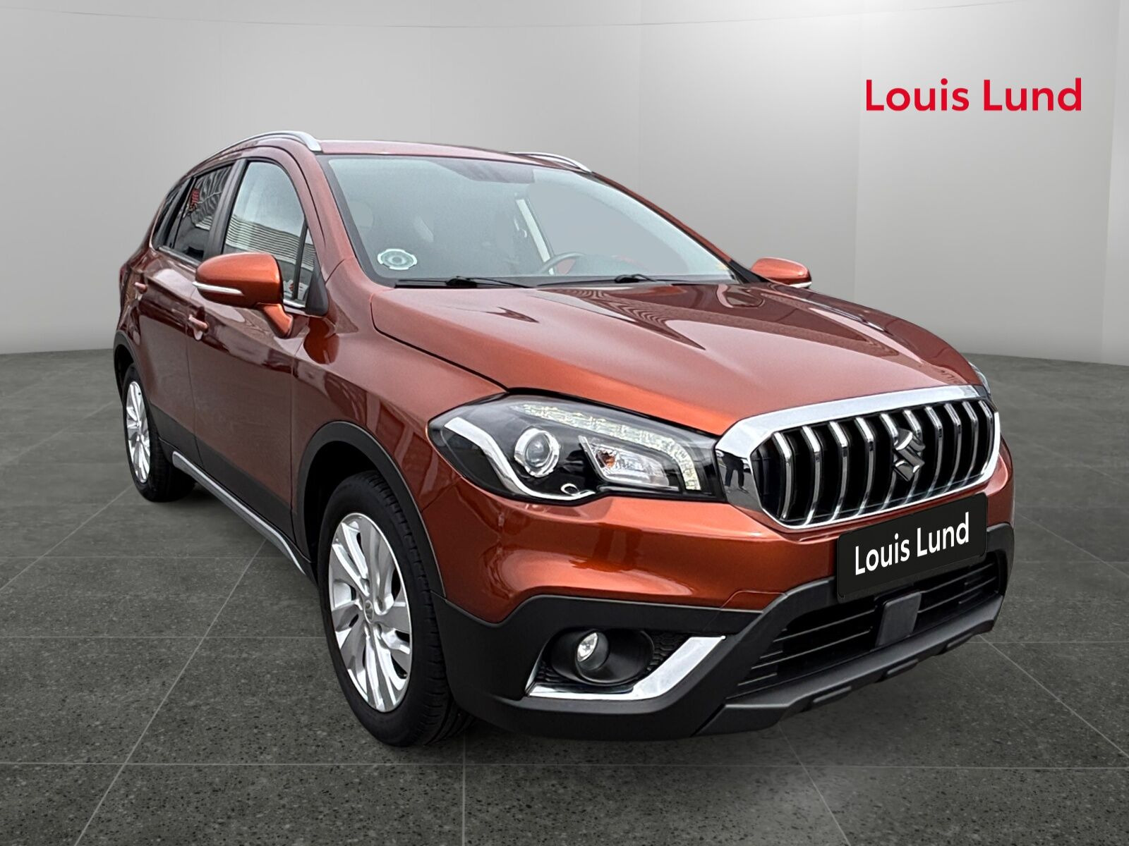 Brun Suzuki S-Cross fra 2016