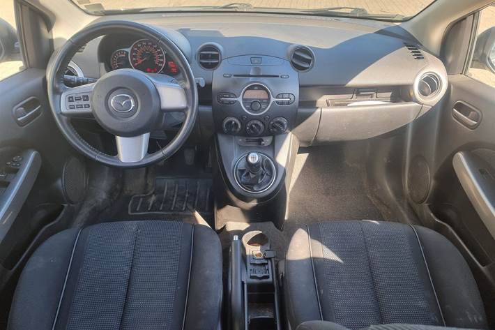 Sort Mazda 2 fra 2010