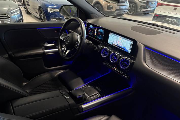 Hvid Mercedes EQA250 fra 2021