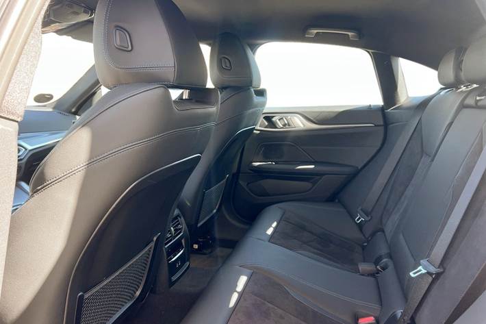 Grøn BMW i4 fra 2024