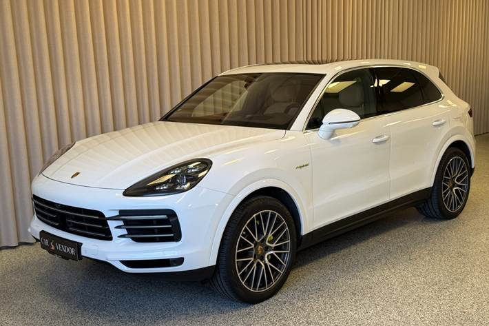 Hvid Porsche Cayenne fra 2019