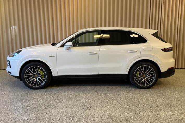 Hvid Porsche Cayenne fra 2019