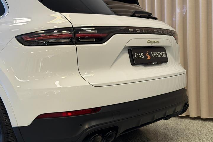 Hvid Porsche Cayenne fra 2019