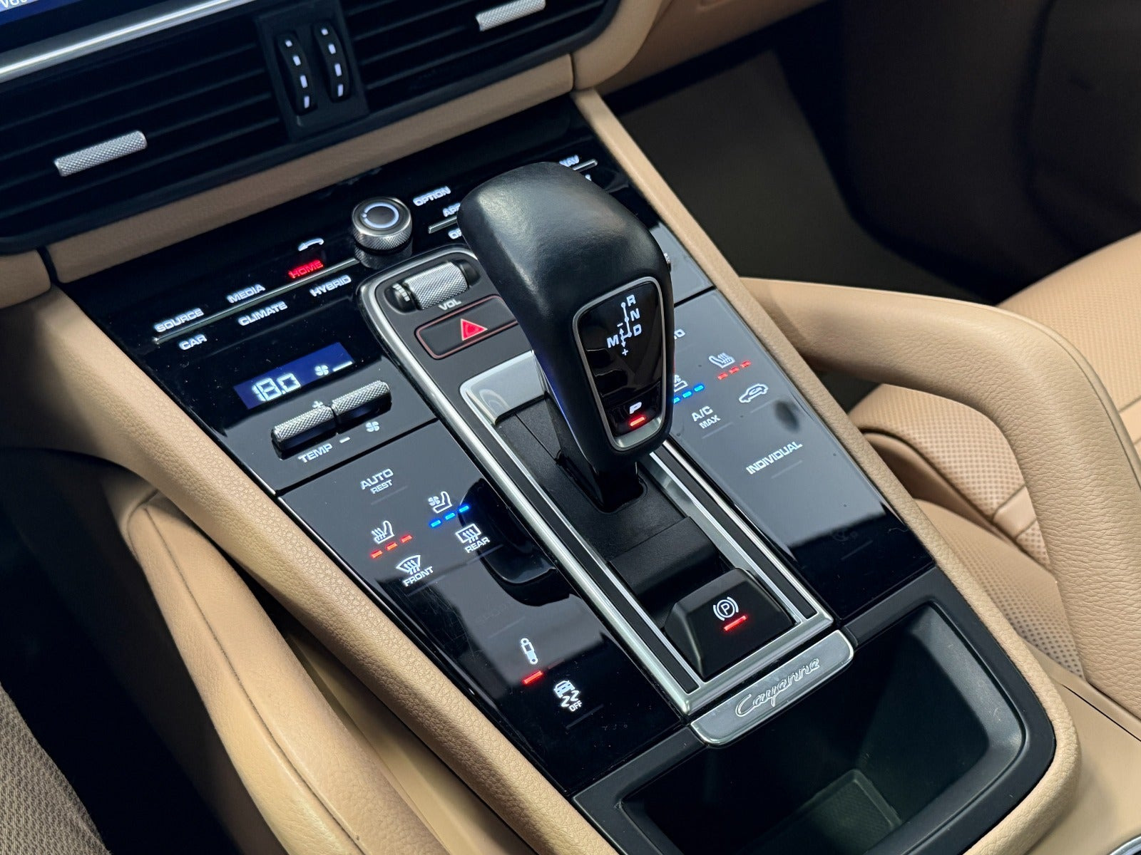Hvid Porsche Cayenne fra 2019