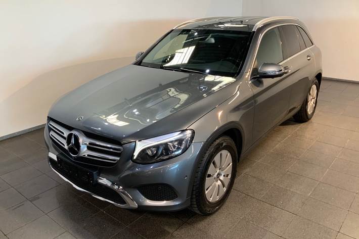 Grå Mercedes GLC350 d fra 2018