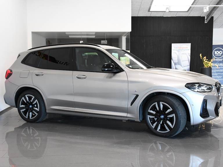 BMW iX3 Charged M-Sport