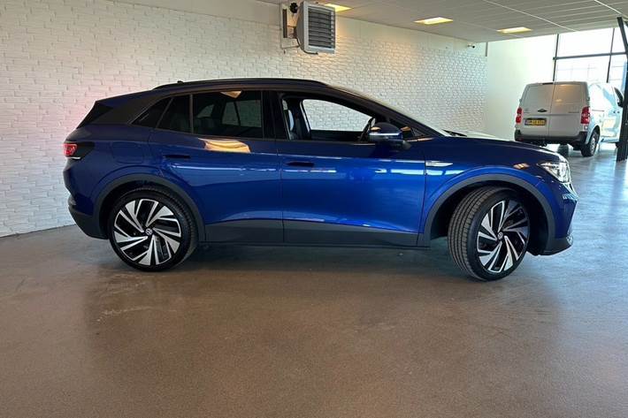 Blå VW ID.4 fra 2023