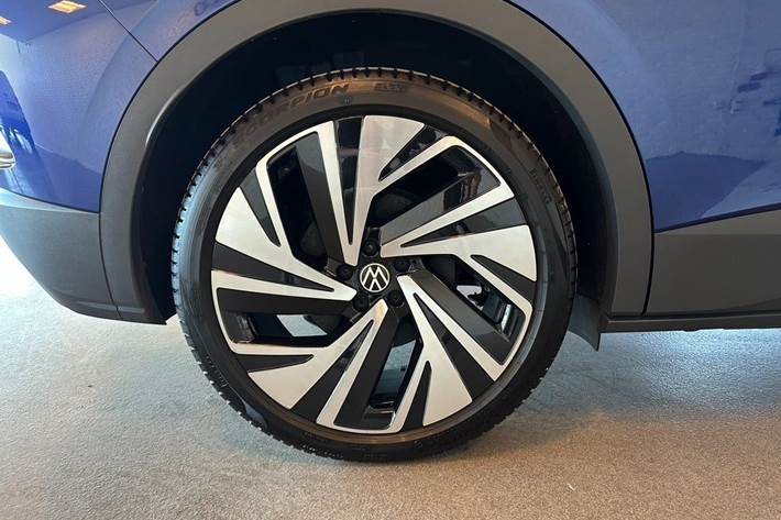Blå VW ID.4 fra 2023