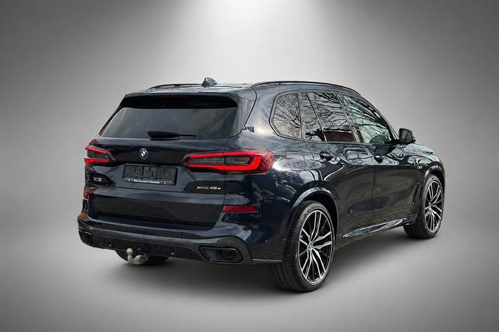 Sort BMW X5 fra 2022