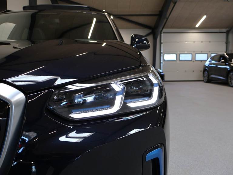 BMW iX3 Charged Plus M-Sport