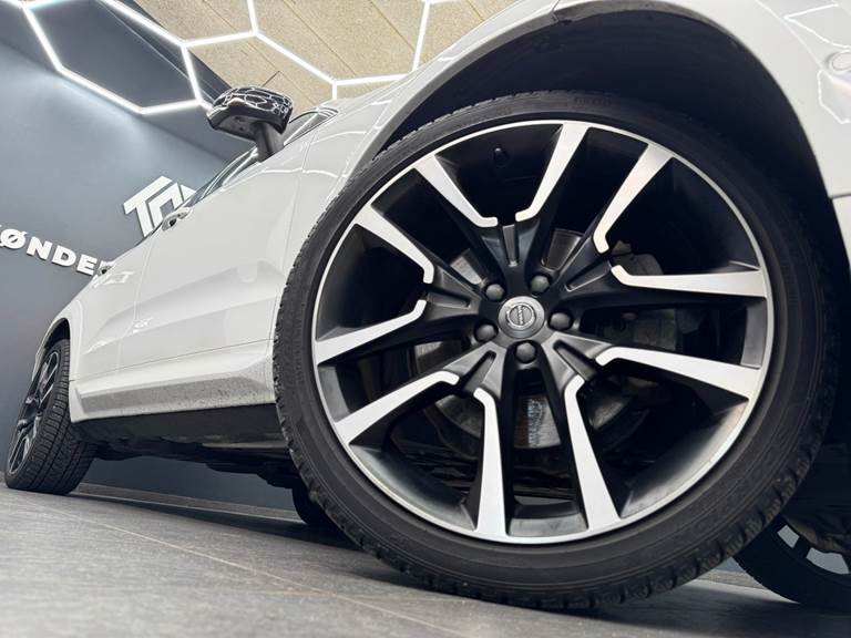 Volvo XC60 2,0 B5 235 R-Design aut. AWD