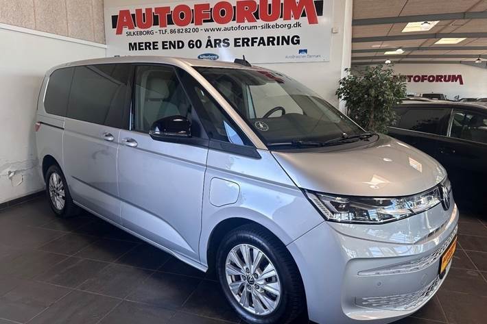 Grå VW Multivan fra 2023