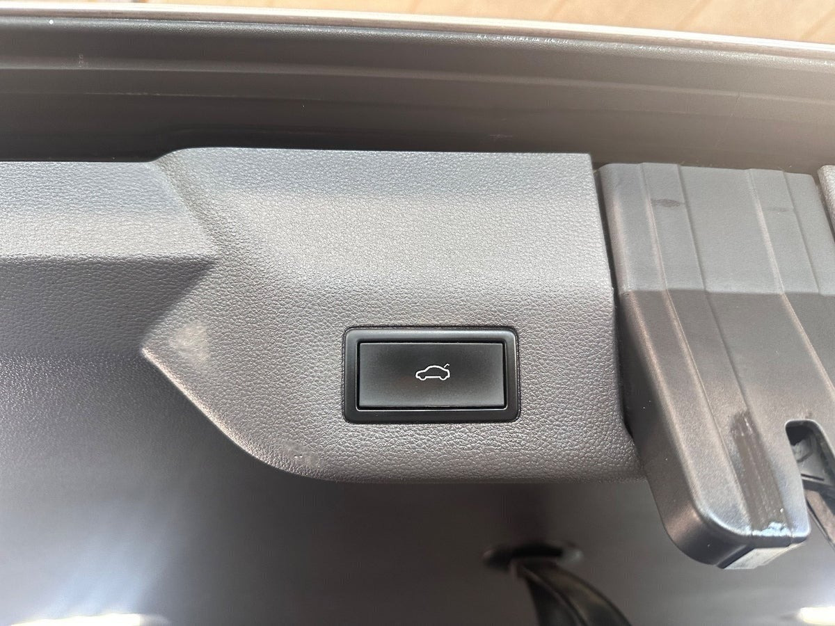 Grå VW Multivan fra 2023