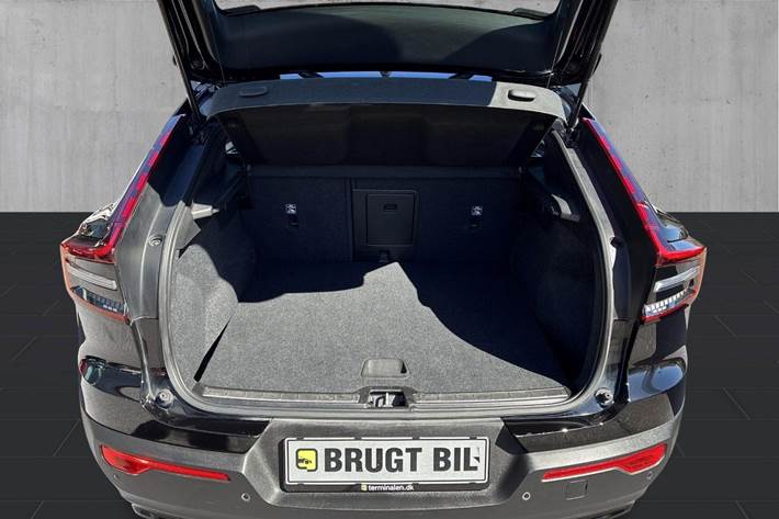 Sort Volvo C40 fra 2023