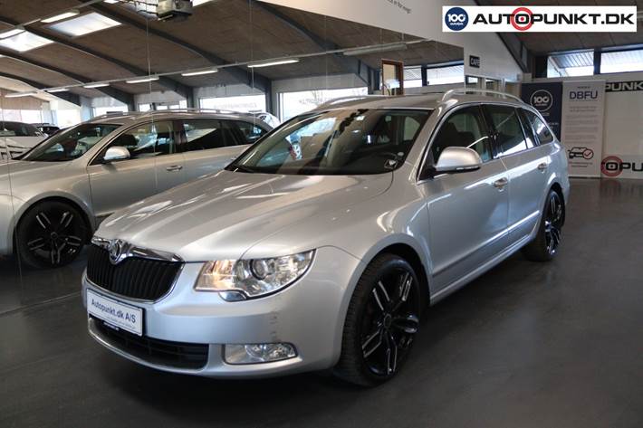 Sølv Skoda Superb fra 2010