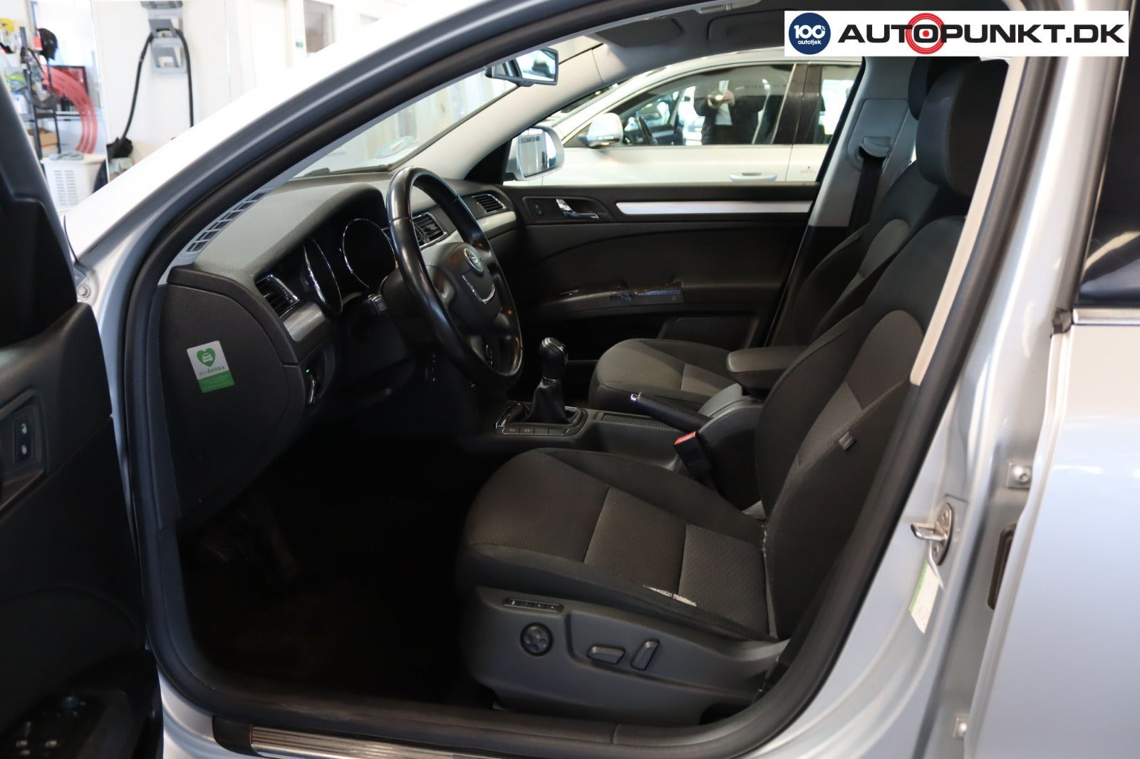Sølv Skoda Superb fra 2010