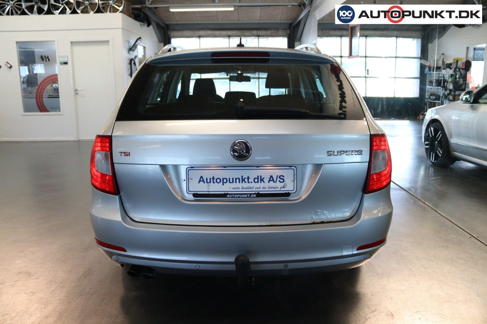 Sølv Skoda Superb fra 2010