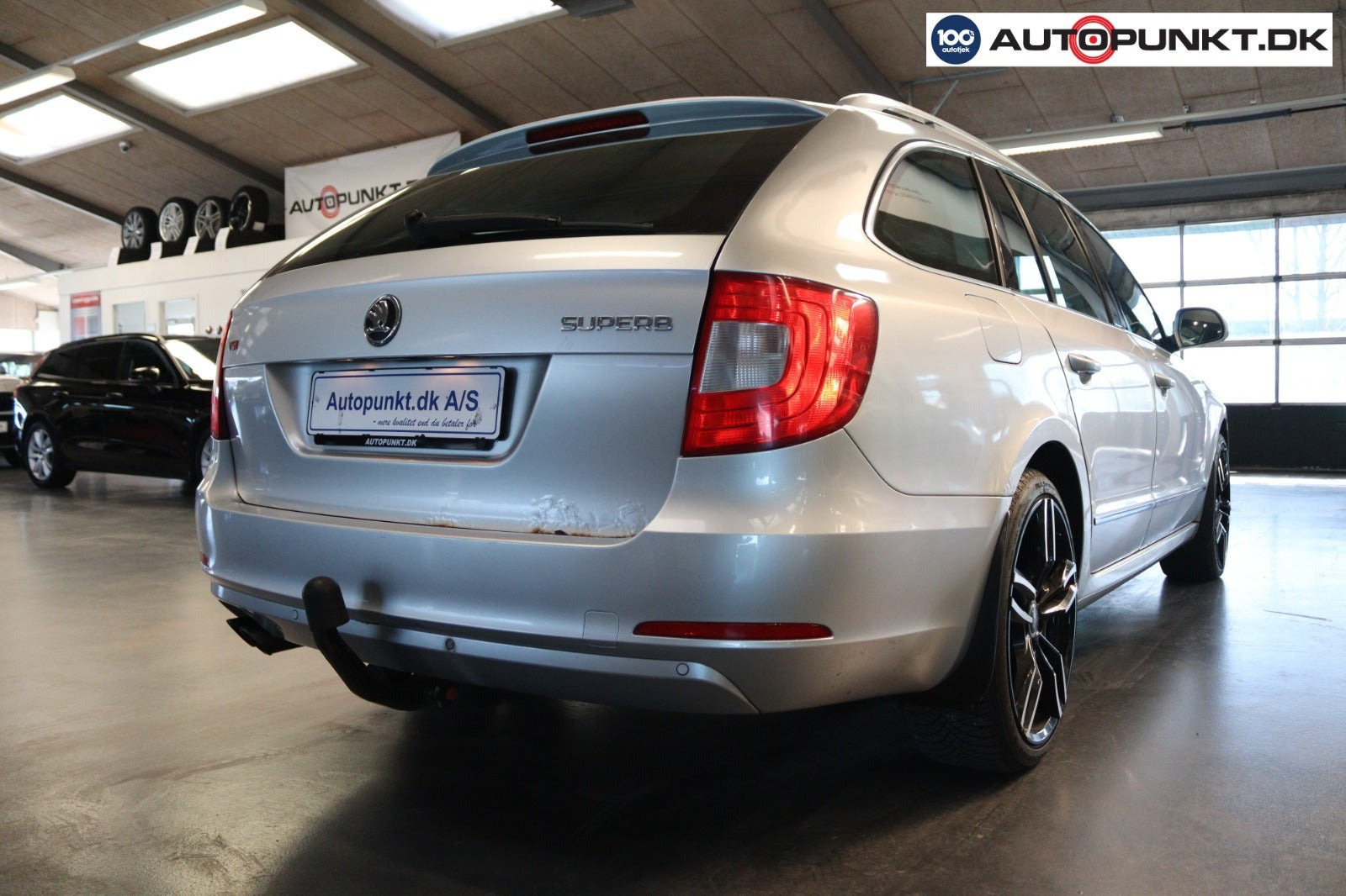 Sølv Skoda Superb fra 2010