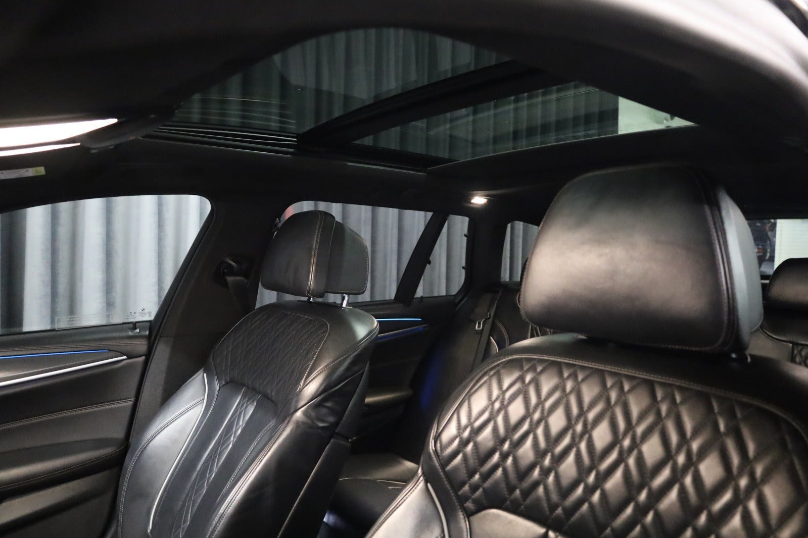 Sort BMW 530e fra 2021