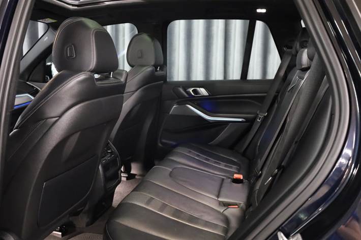 Sort BMW X5 fra 2022