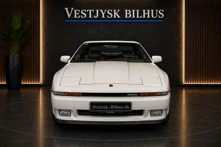 Hvid Toyota Supra fra 1986