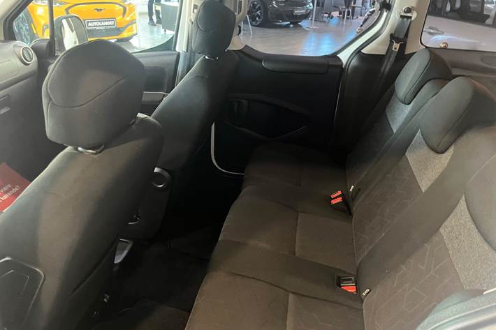 Hvid Peugeot Partner Tepee fra 2018