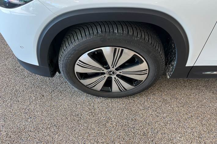 Hvid Mercedes EQB300 fra 2024