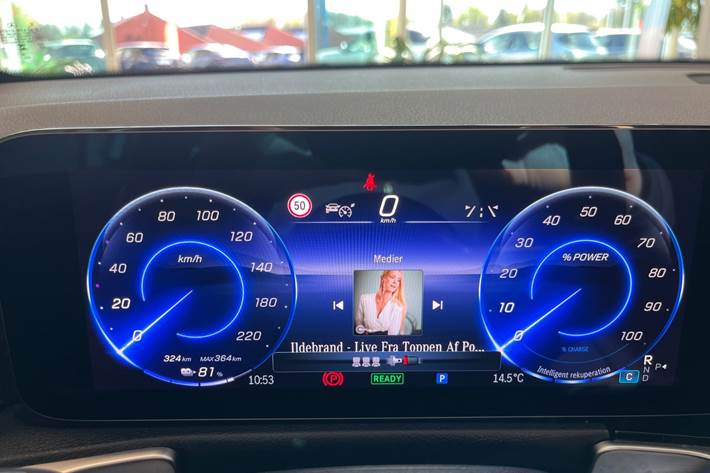 Hvid Mercedes EQB300 fra 2024
