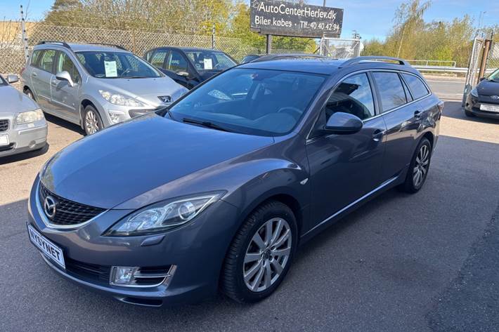 Grå Mazda 6 fra 2008