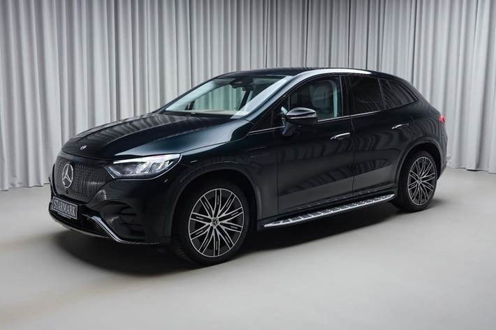Grøn Mercedes EQE350 SUV fra 2025