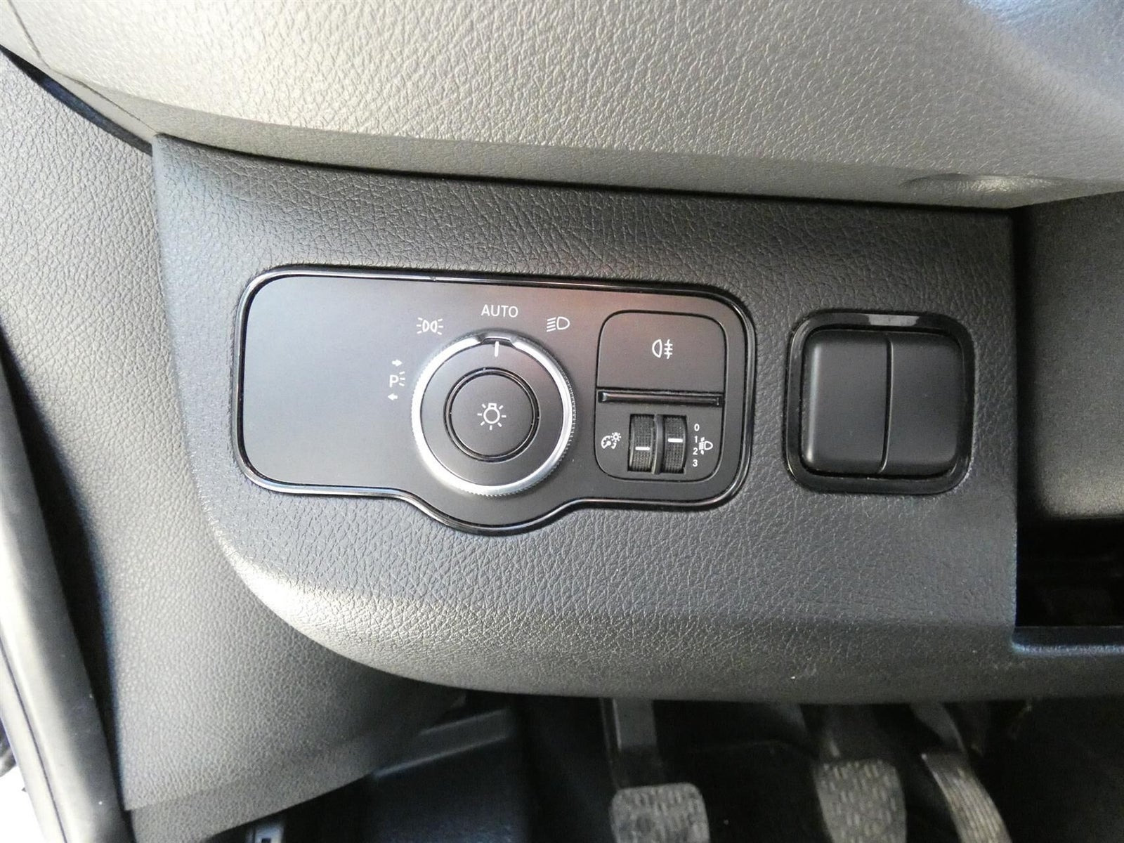 Hvid Mercedes Sprinter 316 fra 2020