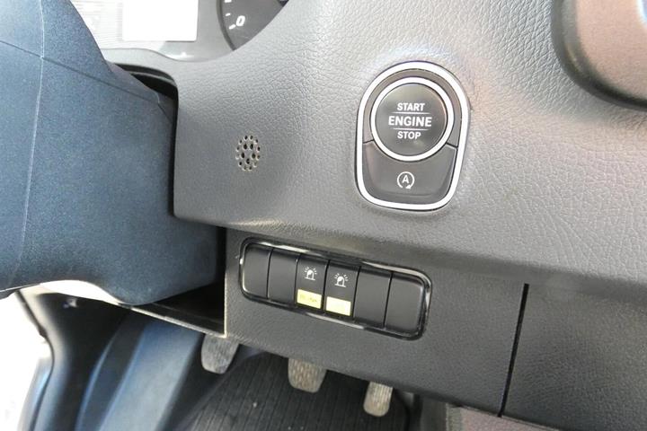 Hvid Mercedes Sprinter 316 fra 2020