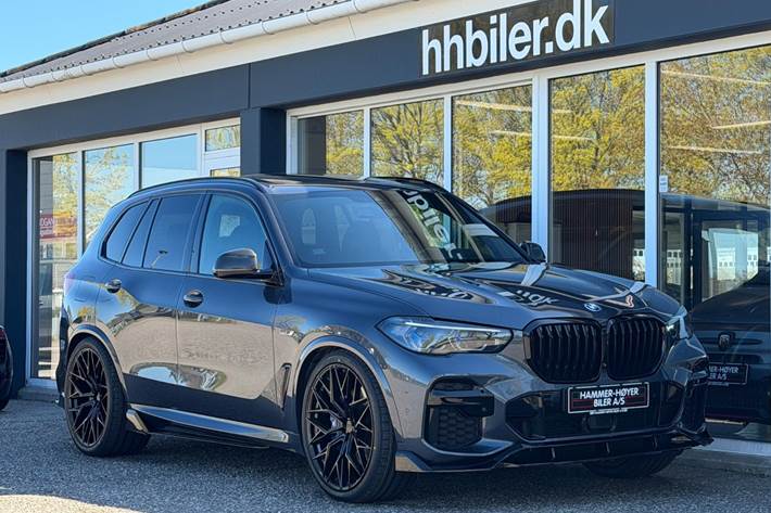 Grå BMW X5 fra 2021