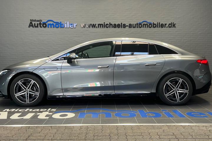 Grå Mercedes EQE350 fra 2024