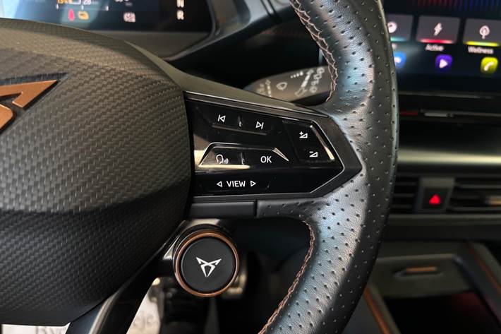 Grå Cupra Born fra 2023