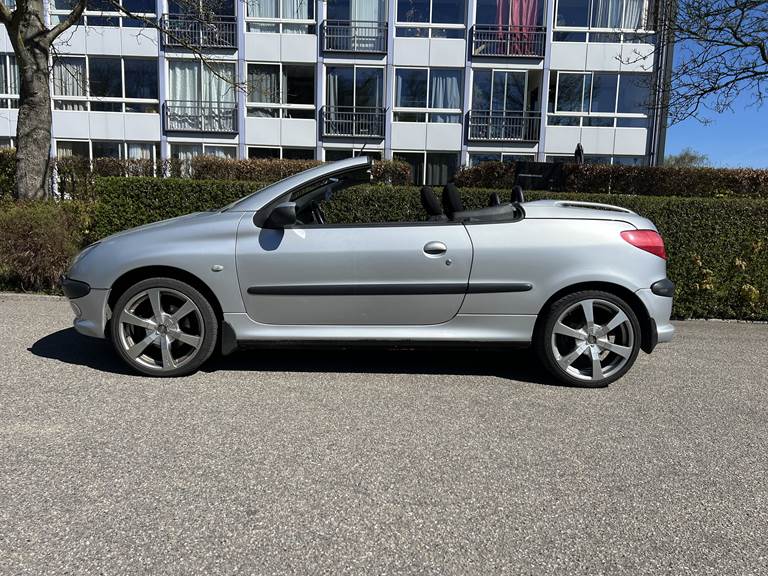 Peugeot 206 1,6 CABRIOLET