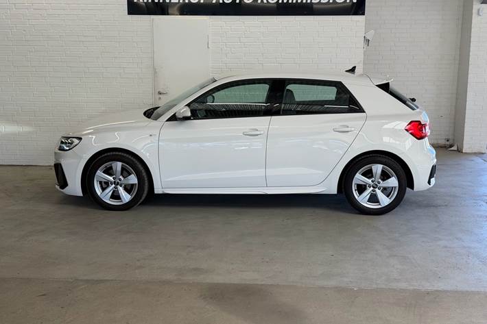 Hvid Audi A1 fra 2022