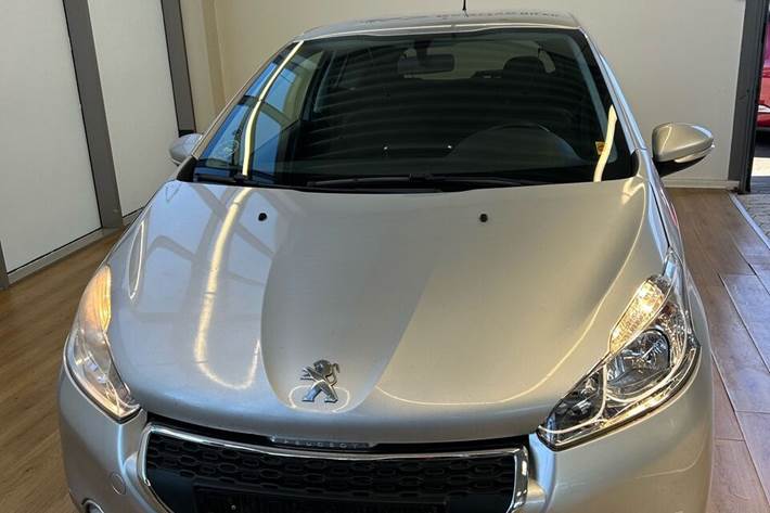 Sølv Peugeot 208 fra 2013