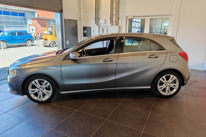 Grå Mercedes A200 d fra 2016