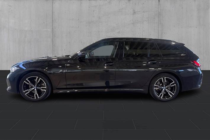 Sort BMW 320e fra 2024